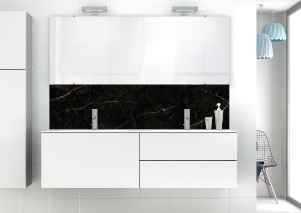 Déco de lavabo chic et élégante imitation marbre noir sur mesure pour la salle de bain