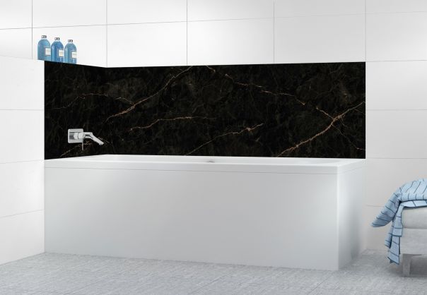 Déco contour de baignoire chic et élégante imitation marbre noir sur mesure pour la salle de bain