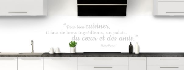 Citation inspirante inscrite sur une crédence de cuisine déclinée en 25 couleurs avec de jolis caractères de taille différente