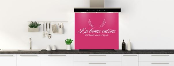 Crédence de cuisine La cuisine est un art couleur Saphir rose fond de hotte