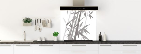 fond de hotte décorative avec motif de bambous gris épuré pour une ambiance zen et naturelle.