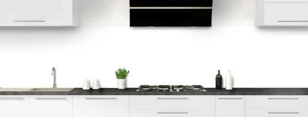 Crédence BLANC BRILLANT en aluminium pour une cuisine contemporaine et élégante