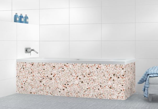 Un effet de style terrazzo pour tablier de bain avec imitation éclats de pierre naturelle teintes terracotta