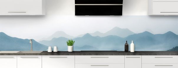 Crédence de cuisine Sommets dans la brume panoramique motif inversé