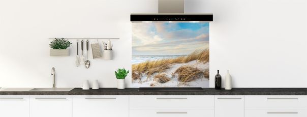 Photo de fonds de hotte avec des motifs de dunes pour une ambiance de voyage et d'évasion dans la cuisine