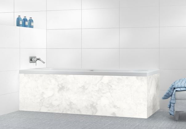 Décor marbre de salle de bain gris clair, effet marbré, sur mesure à coller surr tablier de bain