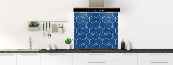 Crédence de cuisine Carreaux de ciment hexagonaux couleur Bleu électrique fond de hotte