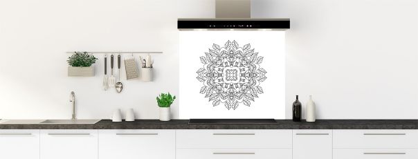 fond de hotte noir et blanc épuré avec un mandala zen en son centre.