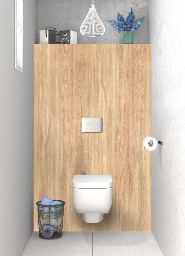 Panneau arrière toilettes effet bois chene clair pour une salle de bain chaleureuse et moderne
